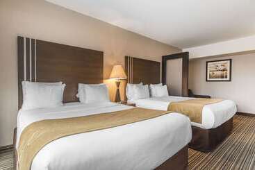 هتل Comfort Suites Downtown