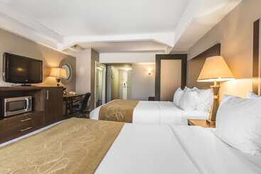 هتل Comfort Suites Downtown