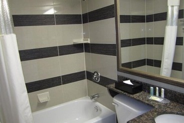 هتل Comfort Suites Downtown