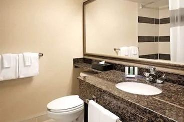 هتل Comfort Suites Downtown