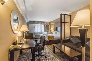 هتل Comfort Suites Downtown