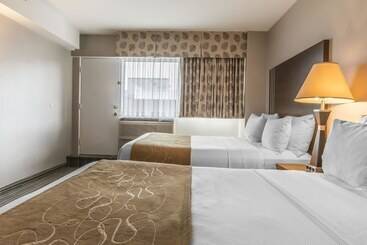 هتل Comfort Suites Downtown