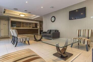 هتل Comfort Suites Downtown