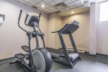 هتل Comfort Suites Downtown