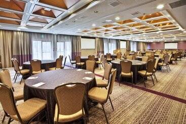 هتل Crowne Plaza Kitchener Waterloo, An Ihg