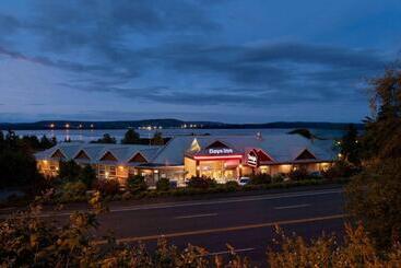 هتل Days Inn By Wyndham Nanaimo