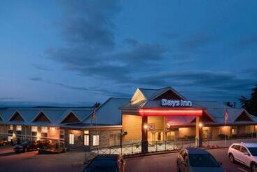 هتل Days Inn By Wyndham Nanaimo