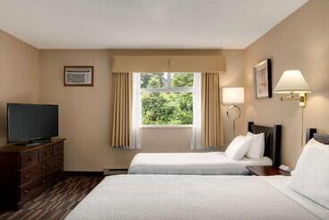 هتل Days Inn By Wyndham Nanaimo
