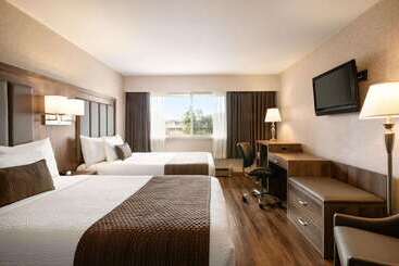 ホテル Days Inn By Wyndham Victoria On The Harbour
