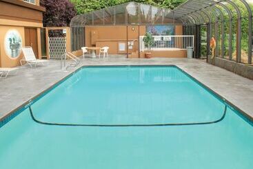 ホテル Days Inn By Wyndham Victoria On The Harbour