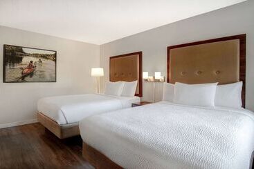 ホテル Days Inn By Wyndham Victoria Uptown