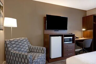 ホテル Days Inn By Wyndham Victoria Uptown