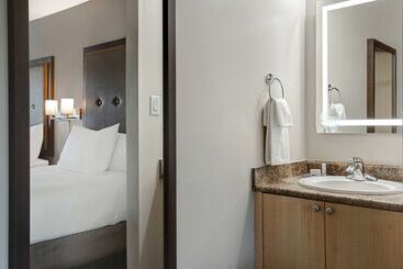 ホテル Days Inn By Wyndham Victoria Uptown