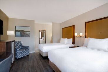 ホテル Days Inn By Wyndham Victoria Uptown