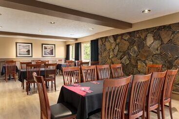ホテル Days Inn By Wyndham Victoria Uptown
