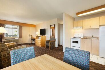 ホテル Days Inn By Wyndham Victoria Uptown
