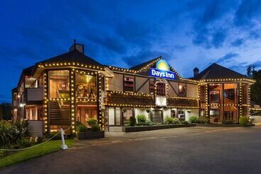 ホテル Days Inn By Wyndham Victoria Uptown