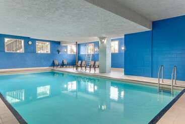 ホテル Days Inn By Wyndham Victoria Uptown