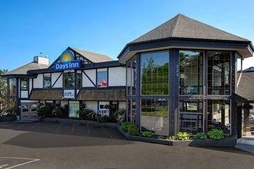 ホテル Days Inn By Wyndham Victoria Uptown