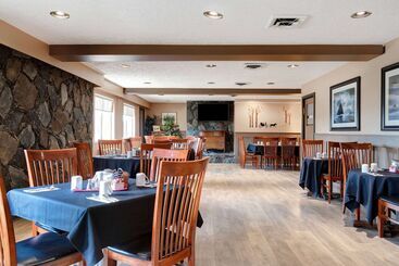 ホテル Days Inn By Wyndham Victoria Uptown