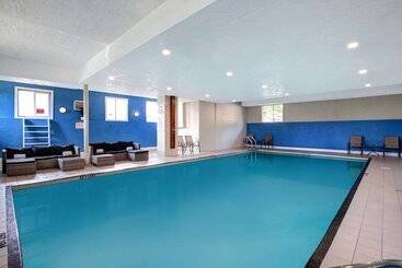 ホテル Days Inn By Wyndham Victoria Uptown