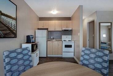 ホテル Days Inn By Wyndham Victoria Uptown