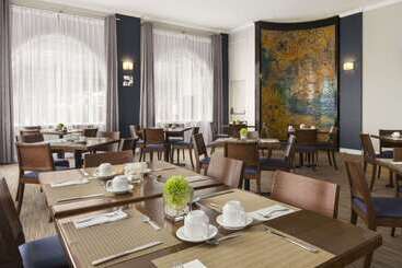 هتل Days Inn & Conference Centre By Wyndham Montreal Airport