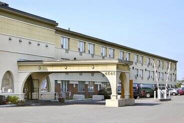 هتل Days Inn & Conference Centre By Wyndham Montreal Airport
