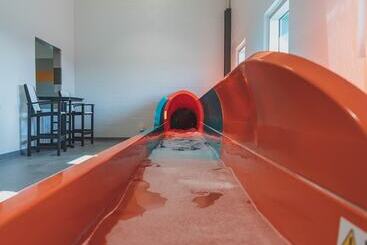 هتل Days Inn & Conference Centre By Wyndham Prince Albert
