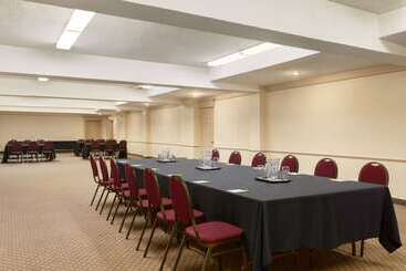 هتل Days Inn By Wyndham London