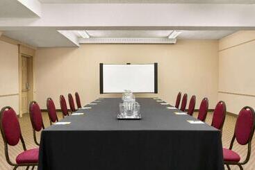 Days Inn By Wyndham London - London