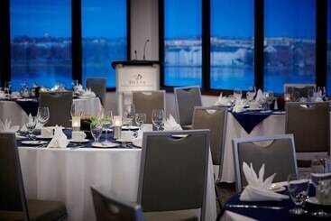 Delta Hotels By Marriott Kingston Waterfront