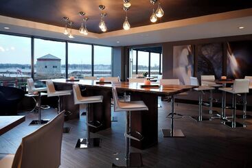 Delta Hotels By Marriott Kingston Waterfront