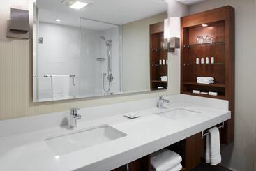 Delta Hotels By Marriott Kingston Waterfront