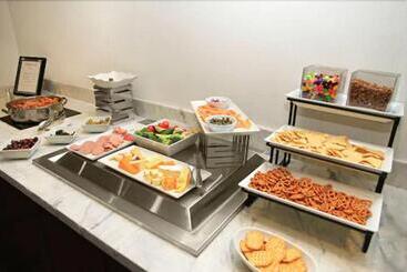 Delta Hotels By Marriott London Armouries - London