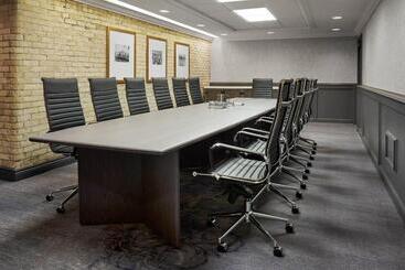 Delta Hotels By Marriott London Armouries