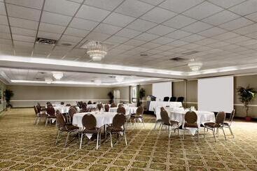 בית מלון כפרי Doubletree By Hilton Kingston