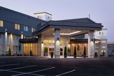 هتل DoubleTree by Hilton Montreal Airport
