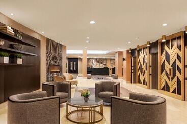 هتل Doubletree By Hilton Pointe Claire Montreal Airport West