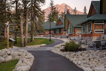 هتل Fairmont Jasper Park Lodge