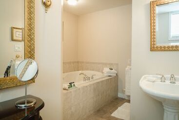 בית מלון כפרי Green Acres Inn