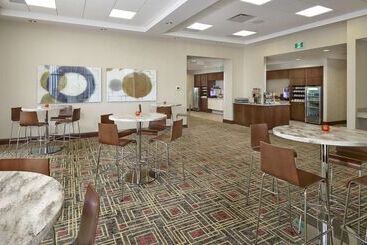 هتل Hampton Inn By Hilton Halifax Downtown