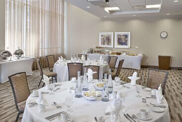 هتل Hampton Inn By Hilton Halifax Downtown