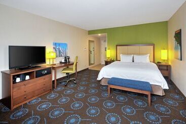 هتل Hampton Inn By Hilton Halifax Downtown
