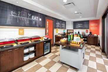هتل Hampton Inn By Hilton Halifax Downtown
