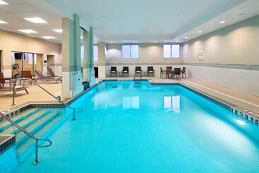 هتل Hampton Inn By Hilton Halifax Downtown