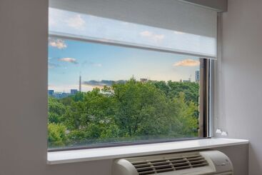 هتل Hampton Inn & Suites By Hilton Toronto Downtown