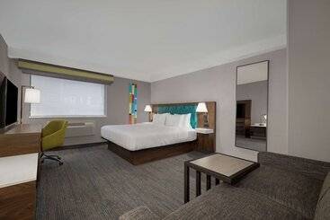هتل Hampton Inn & Suites By Hilton Toronto Downtown