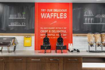 هتل Hampton Inn & Suites By Hilton Toronto Downtown