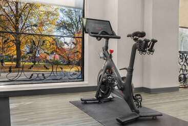هتل Hampton Inn & Suites By Hilton Toronto Downtown